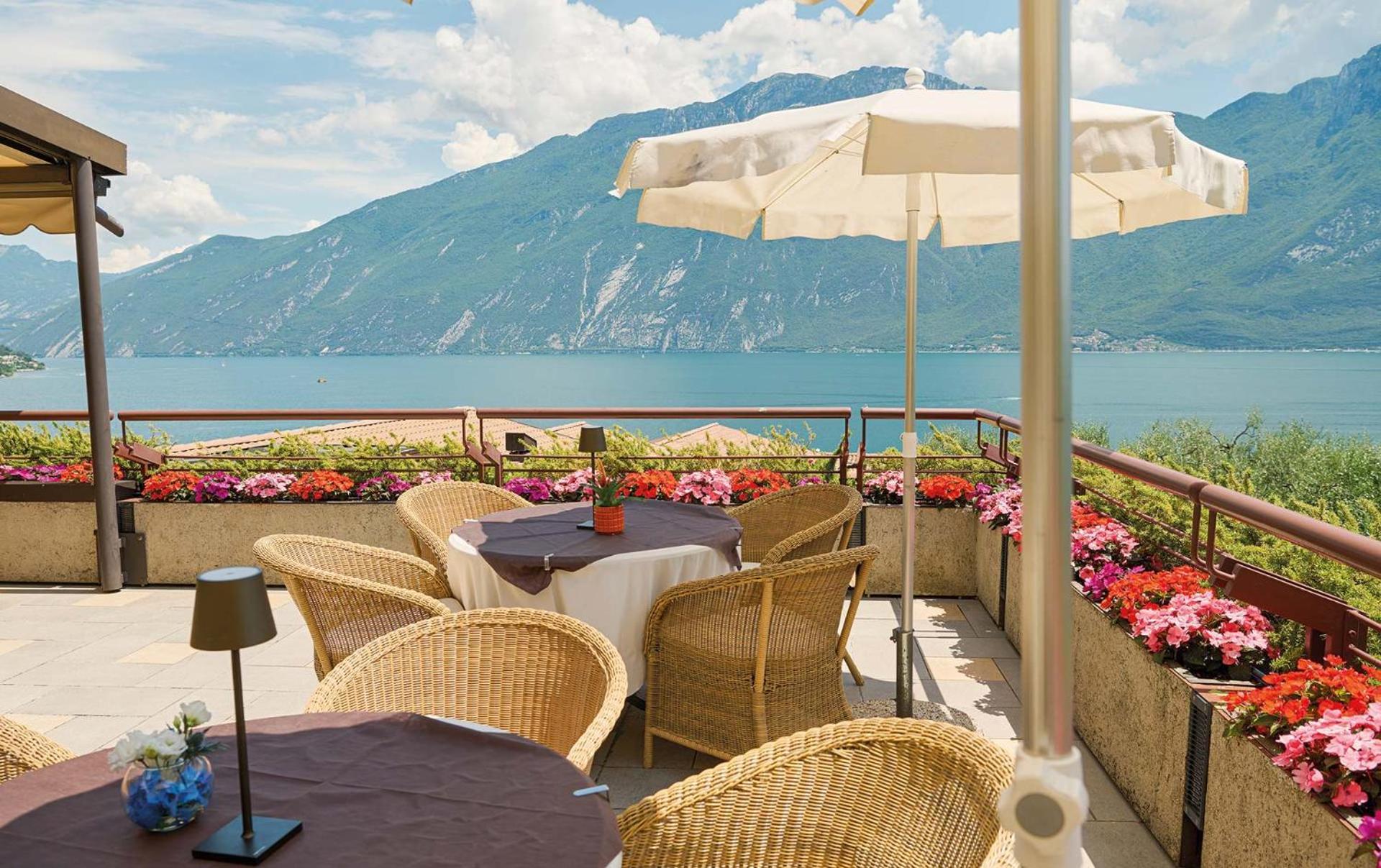 Hotel Ilma Lake Garda Resort Лимоне-суль-Гарда Экстерьер фото