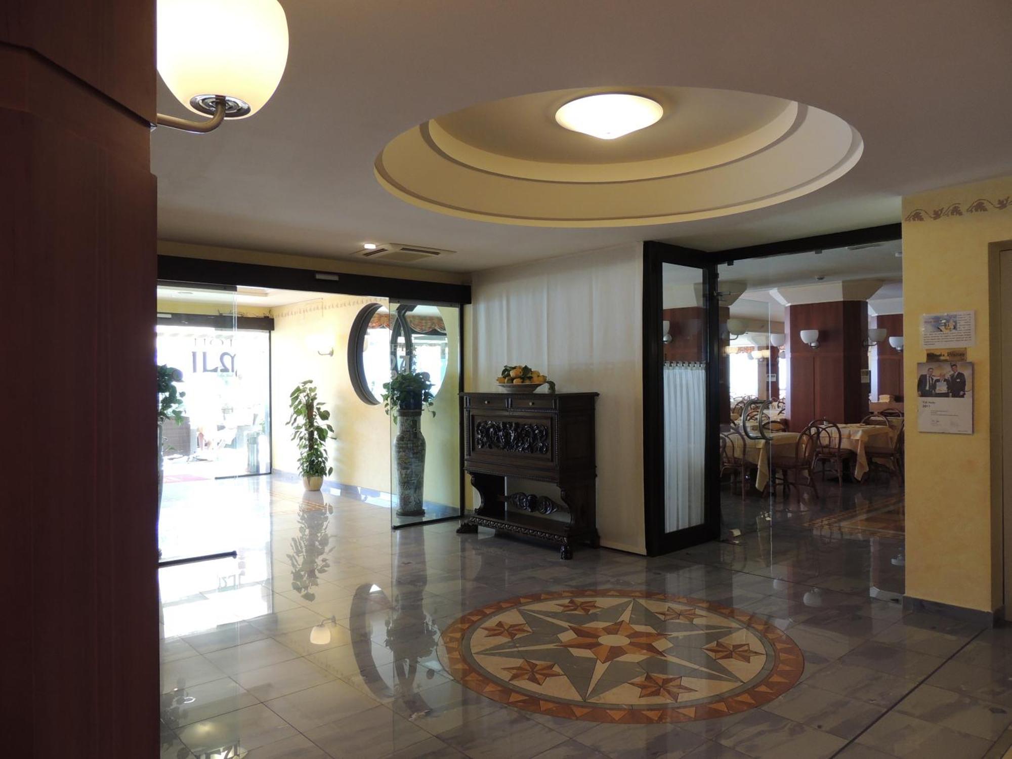 Hotel Ilma Lake Garda Resort Лимоне-суль-Гарда Экстерьер фото