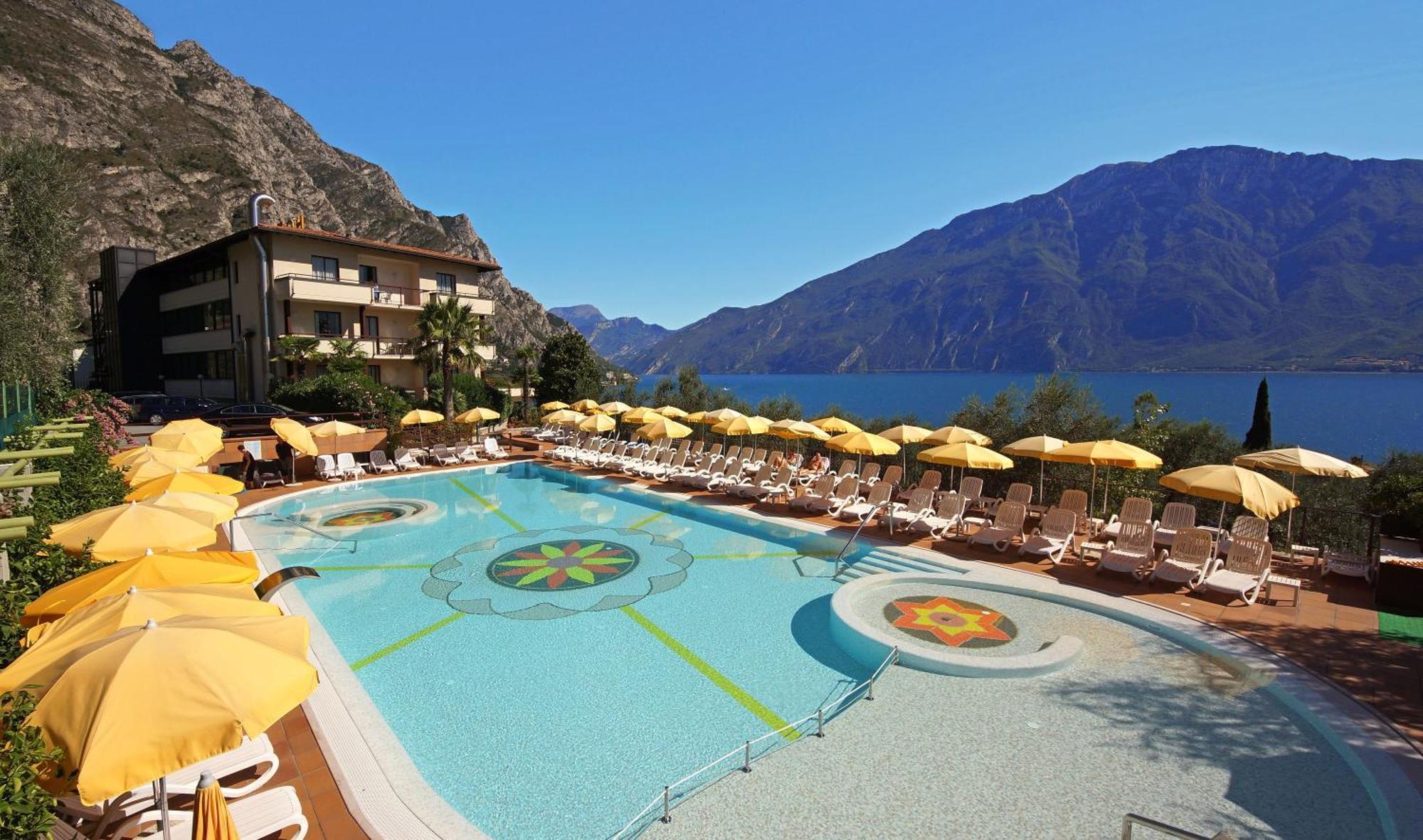 Hotel Ilma Lake Garda Resort Лимоне-суль-Гарда Экстерьер фото