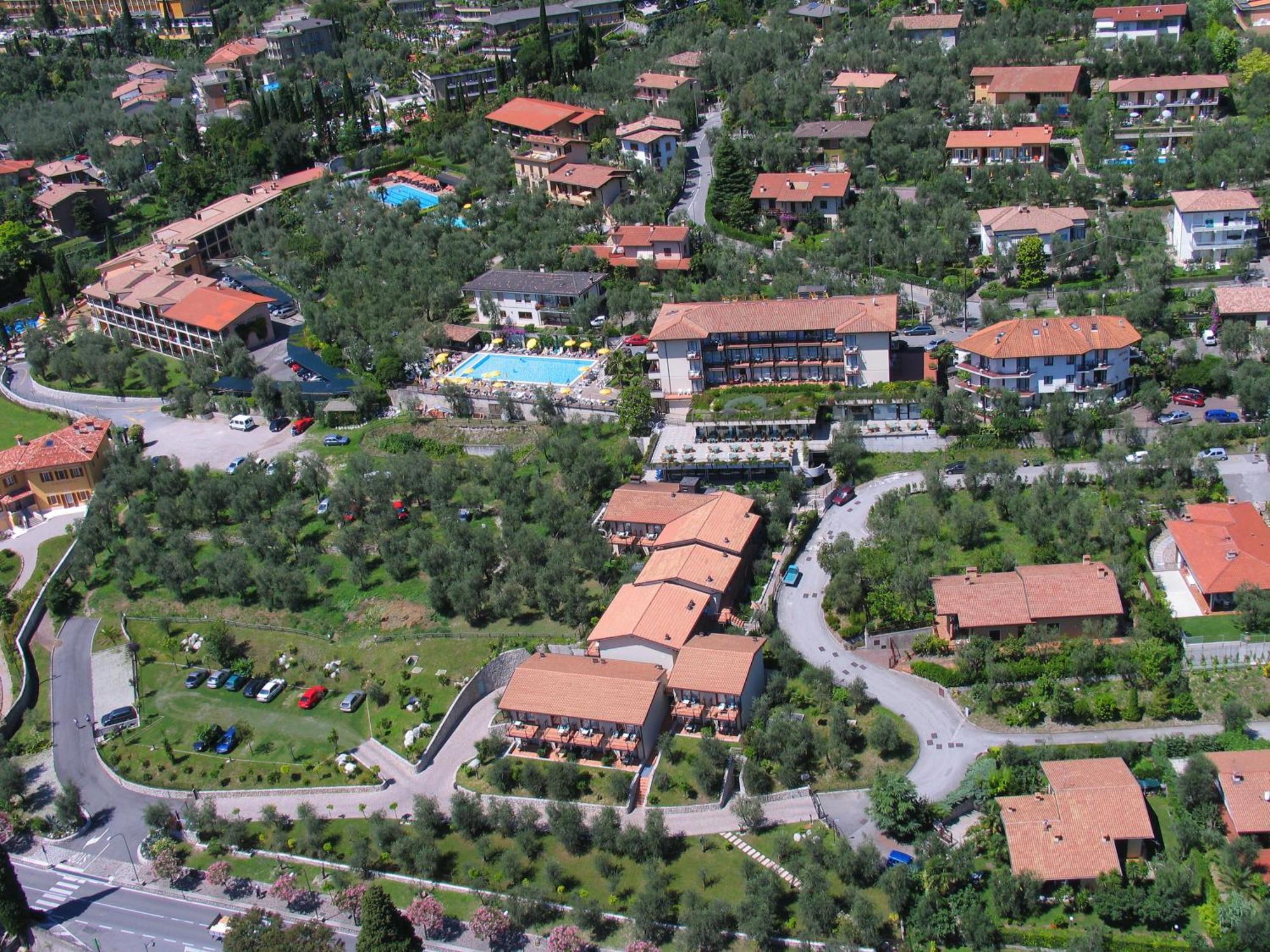 Hotel Ilma Lake Garda Resort Лимоне-суль-Гарда Экстерьер фото
