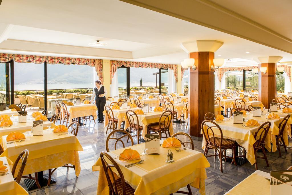 Hotel Ilma Lake Garda Resort Лимоне-суль-Гарда Экстерьер фото